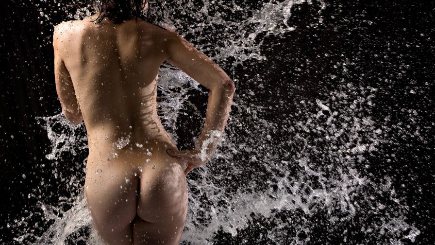 Nude Women Water Splash - Sexy Ass Wallpaper